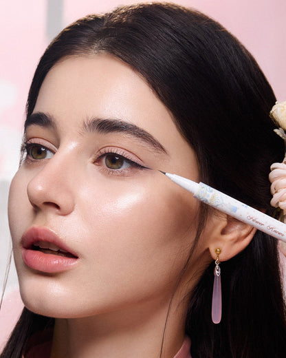 Butterfly Cloud Collar Liquid Eyeliner