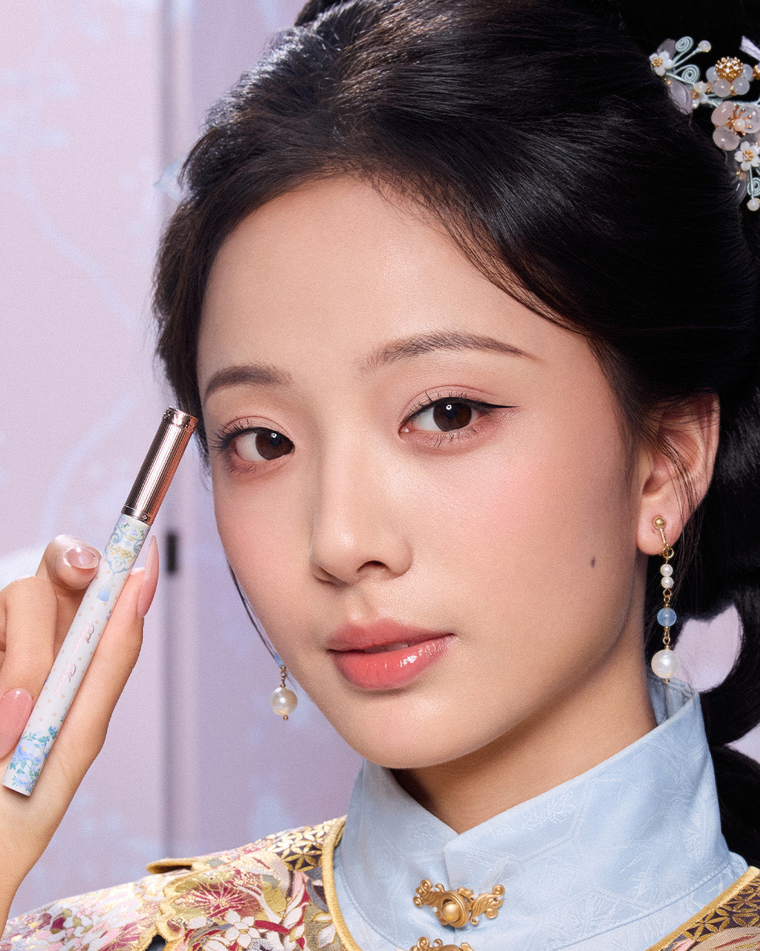 Butterfly Cloud Collar Liquid Eyeliner