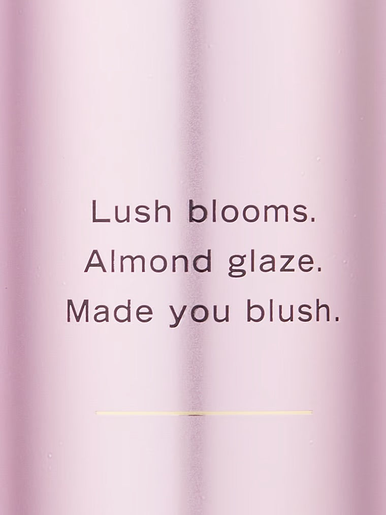 Victoria’s Secret - Velvet Petals Body Mist